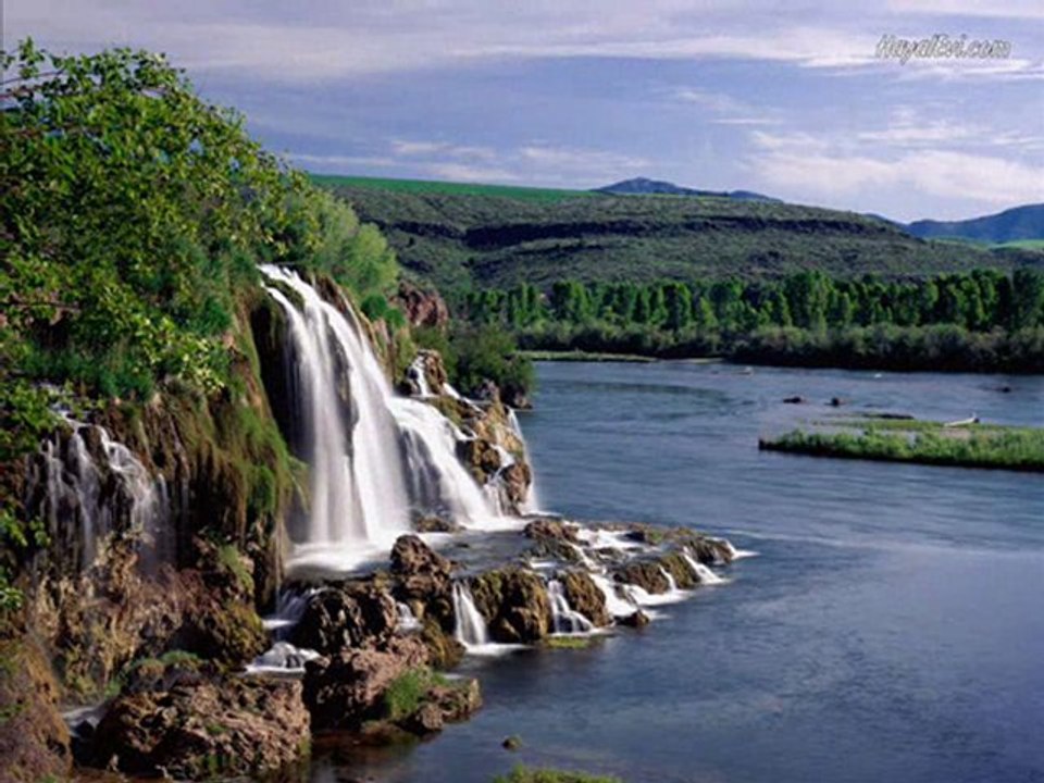 SEZEN AKSU--KİME KALMIŞ BU DÜNYA...