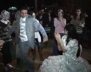 Songül ve Yunus Kına Eglentisi 2(00h14m25s-00h28m51s)