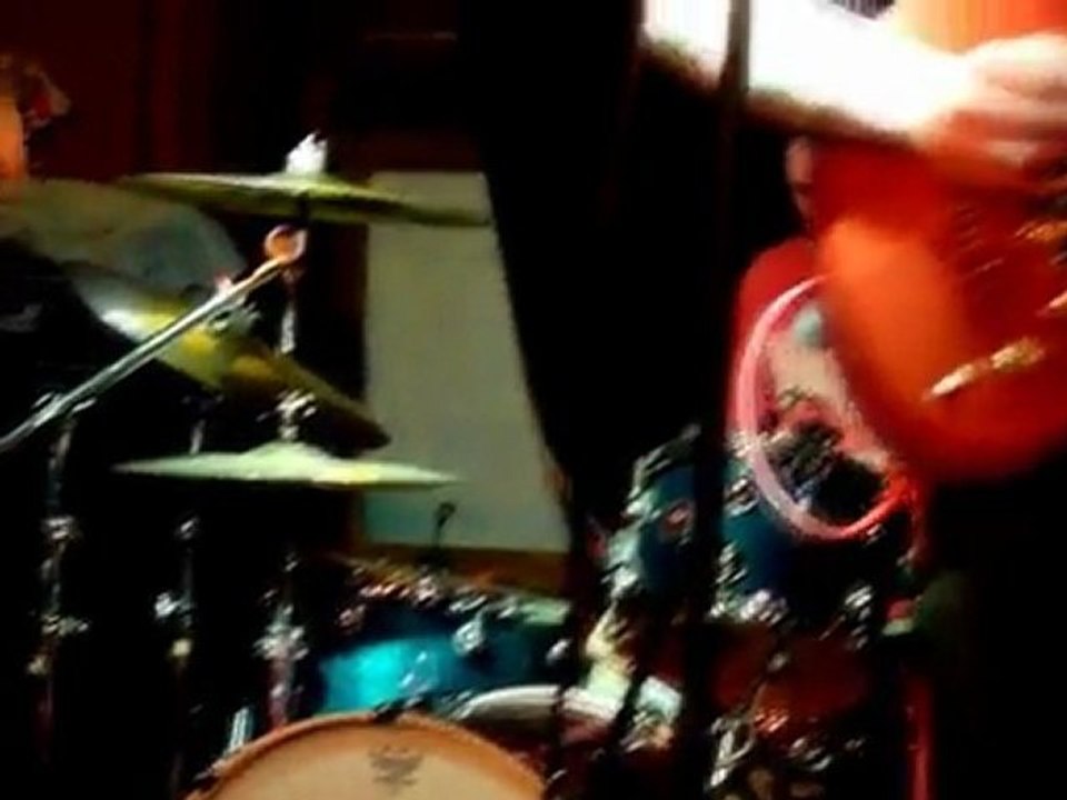 Castles - Twist Your Blood live 04/03/2011 / Taverne du Théatre / La Louvière