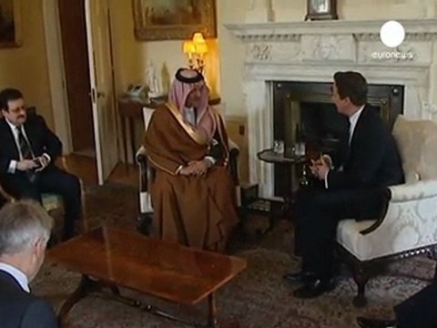 Hillary Clinton afirma que Gadafi baraja la opción del...