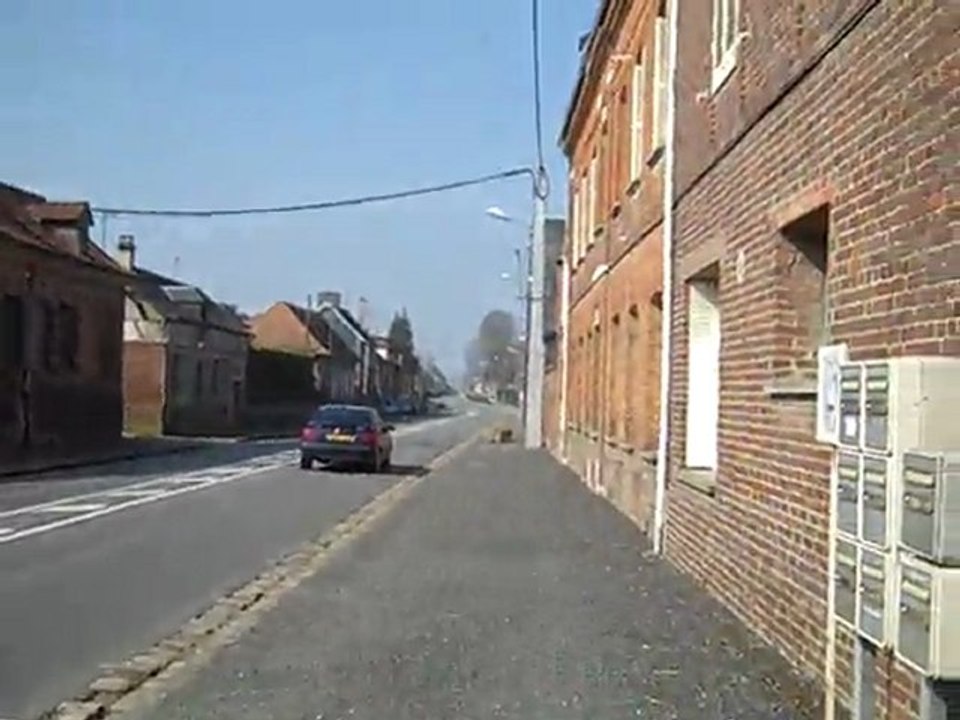 Sorite et route devant