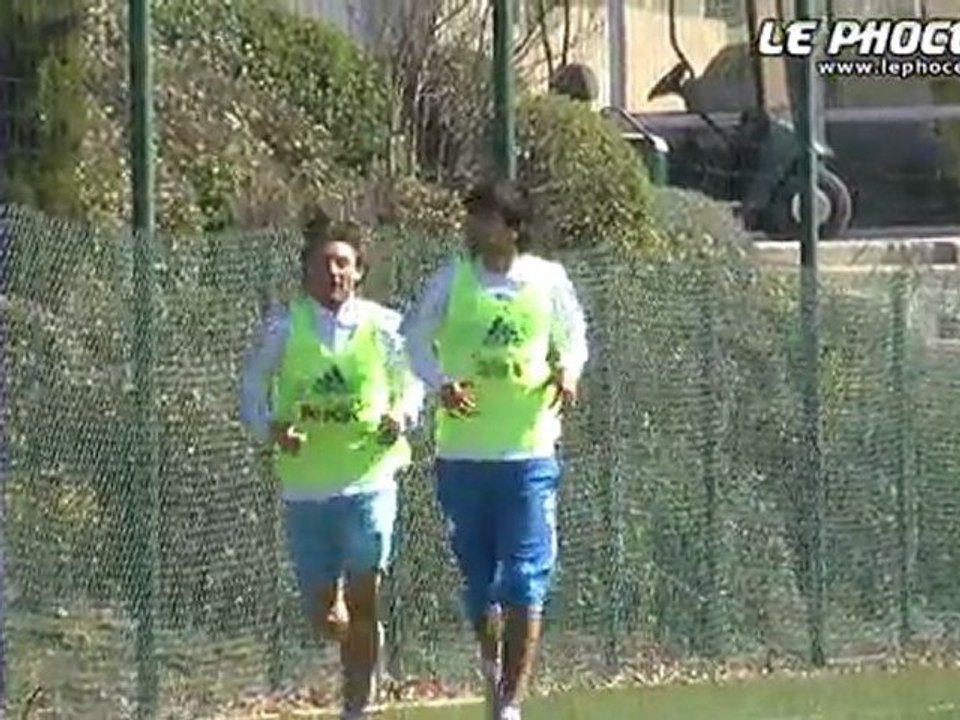 Les supporters montrent leur soutien à Lucho