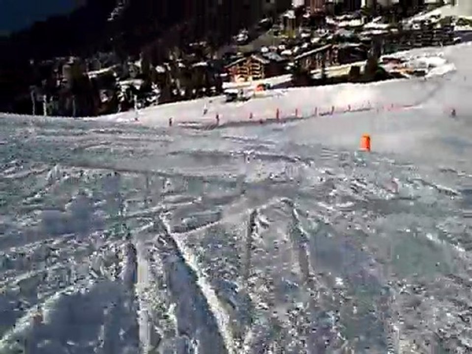 une descente en ski a la plagne