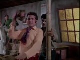 Bombay To Goa Funny Scenes - Iska Muh Kyu Band Hai? - Mukri & Jr.Mehmood