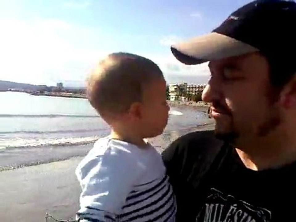 Lucien à la plage 2