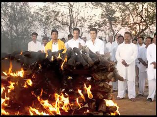 A Flat - Bollywood Movie Review - Sanjay Suri, Jimmy Sheirgill, Sachin Khedekar