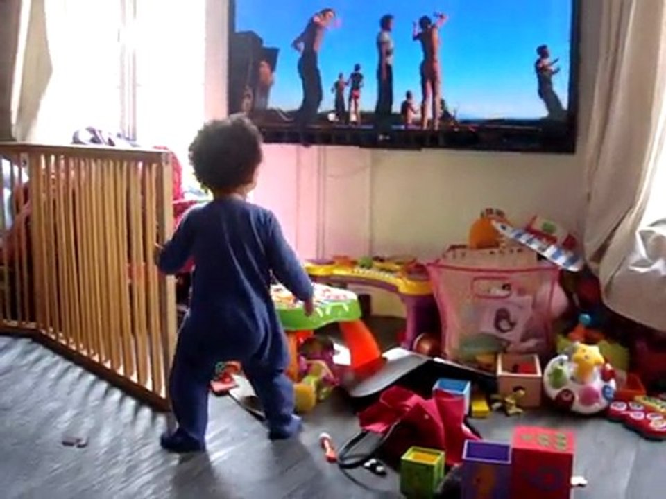 MOV03043