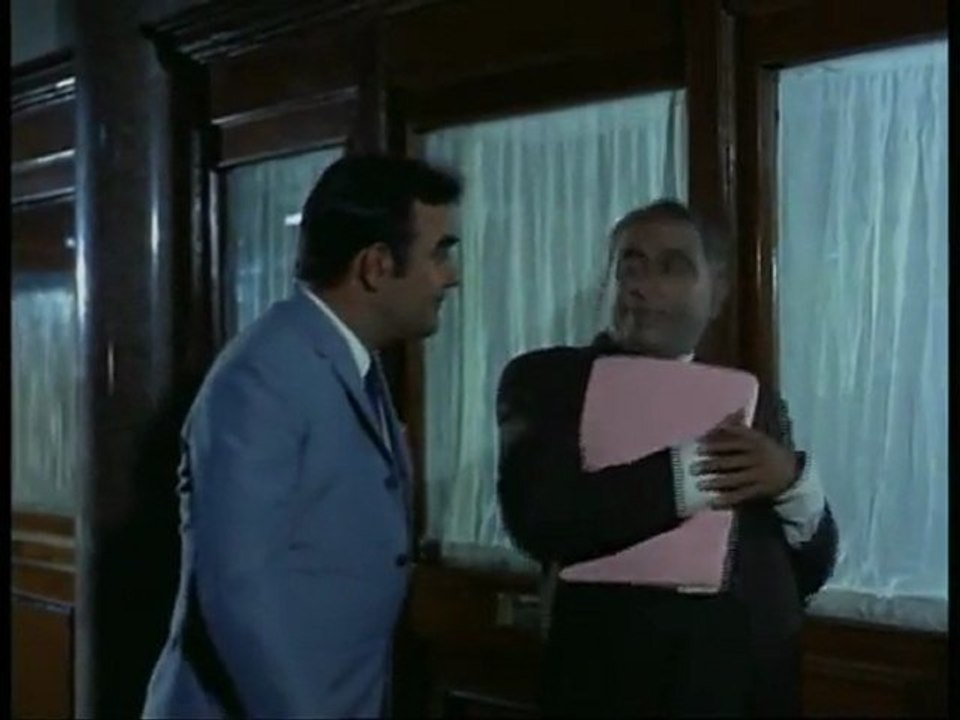 Jeevan Mrityu - Good Morning Sir - Dharmendra & Rajendra Nath - Bollywood Comedy Scenes
