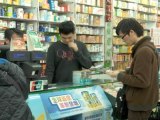 Mainland Chinese Shoppers Create Milk Powder Shortage in Hong Kong