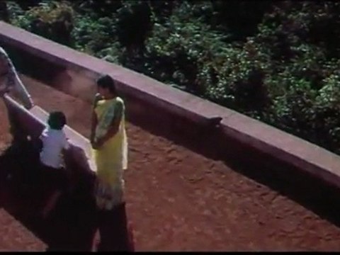 Chitchor - Mujhe Maaf Karna Geeta - Amol Palekar & Zarina Wahab - Classic Bollywood Movie Scenes