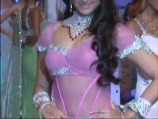 Sonakshi Sinha Says No To Bikini - Bollywood News