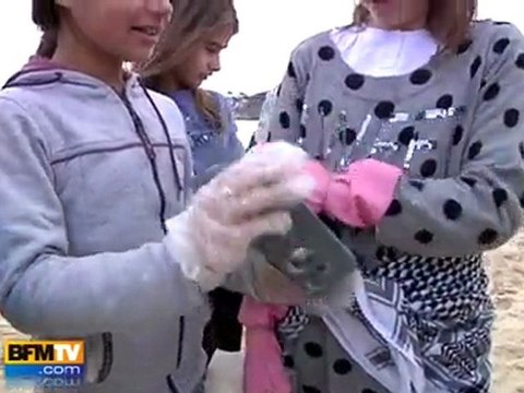 Lizarazu nettoie les plages avec Surfrider