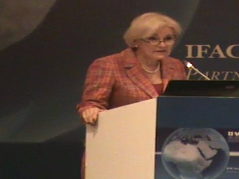 (8) 21 Mart 2011 de TÜRMOB - IFAC (Uluslararası Muhasebe Fedarasyonu) İşbirliği ile IFAC Küçük ve Orta Ölçekli Pratices Forum 2011' de Grand Hyatt ta Buluştular.