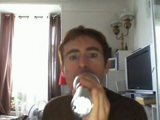 Wiwi égratigne "touch my body"