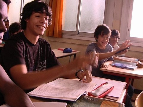 MON PERE EST FEMME DE MENAGE, et toi tes potes ils font quoi ?