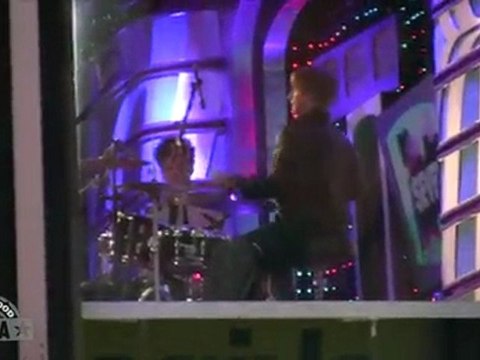 Justin Bieber TURNS Drummer !