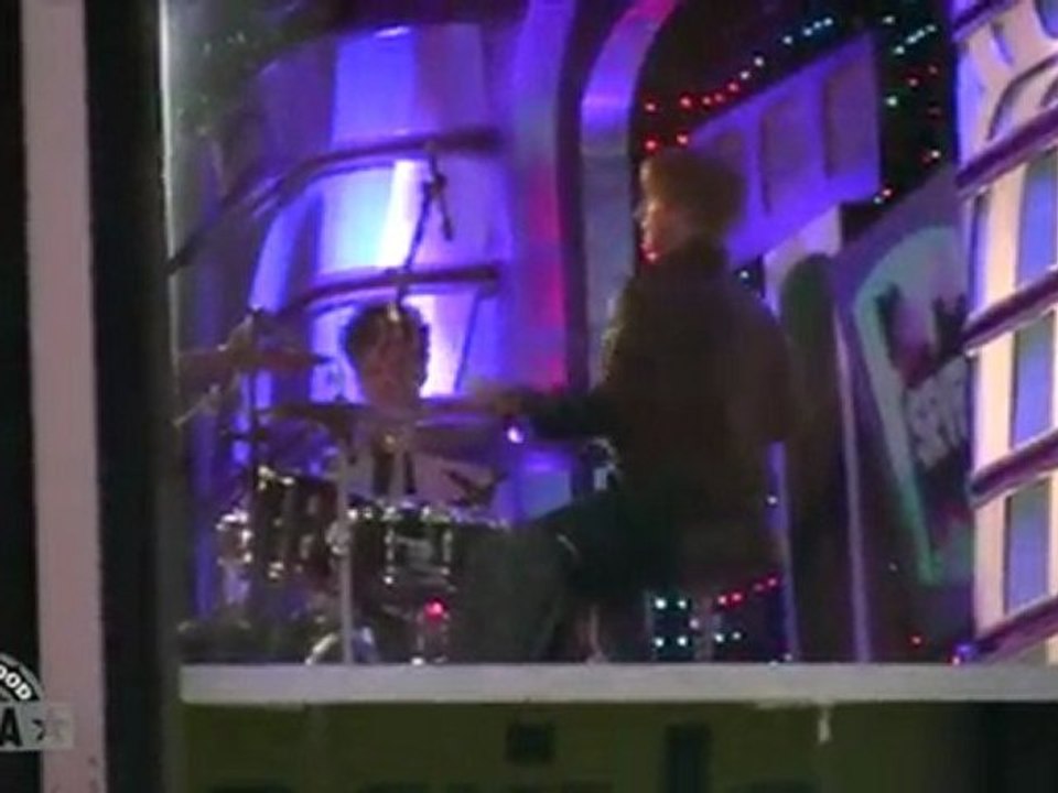 Justin Bieber TURNS Drummer !