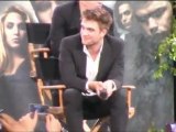 Robert Pattinson Kissed All Over!