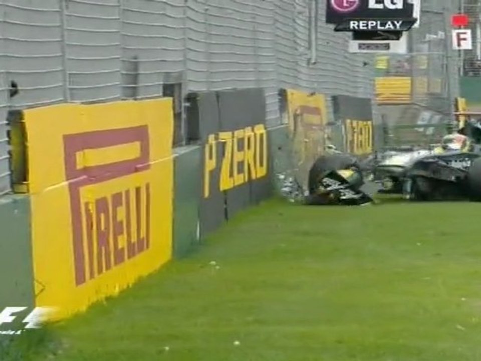 Formule 1 Australie 2011 FP 1 crash Chandhok
