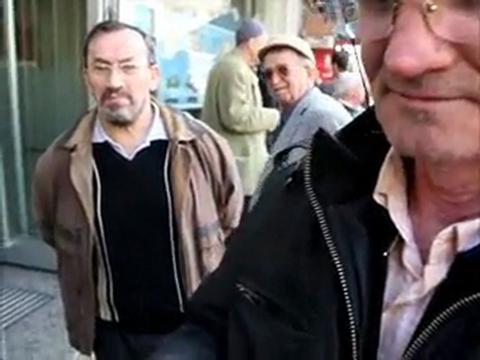 Çift Maaş Yatırılınca Emekliler Sevindi