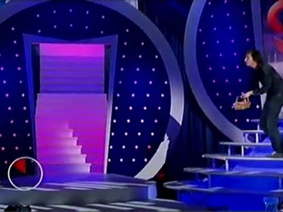 Arnaud Tsamere [18] Une association de défense de l'oeuf mayo