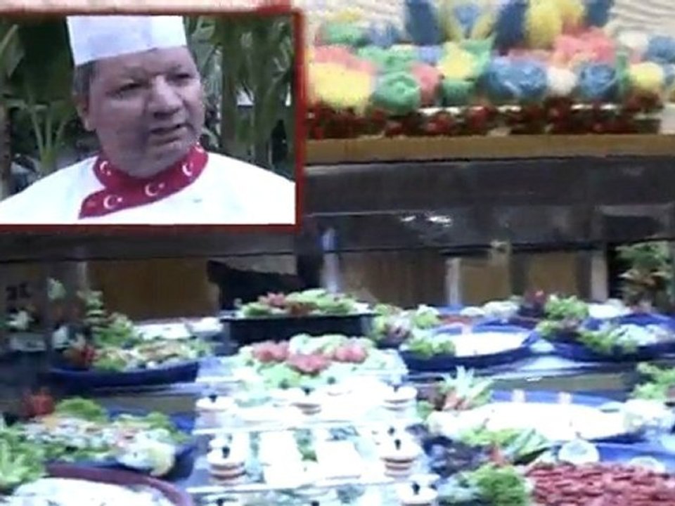 ALİ ATAY - EXECUTIVE CHEF MIRAGE WORLD HOTEL.İÇMELER MARMARİS.17.09.2010.KANAL 48 ( MEYVALARDAN SANAT ESERİ