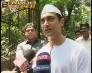 Aamir celebrates EID with Friends & Family