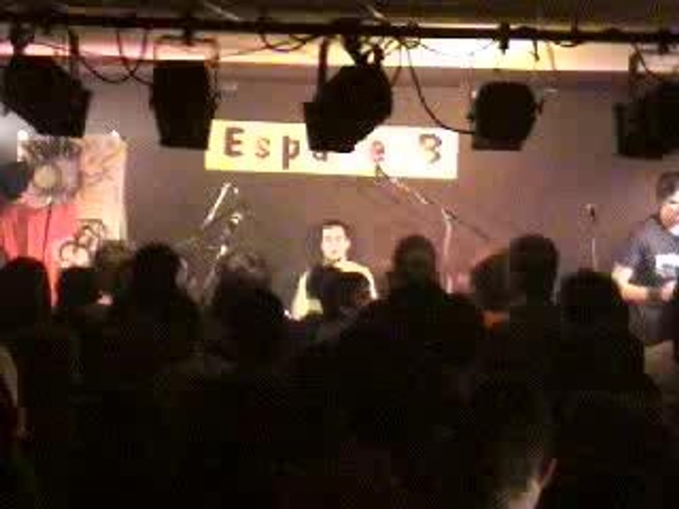 Guerilla Poubelle-Glace au sang