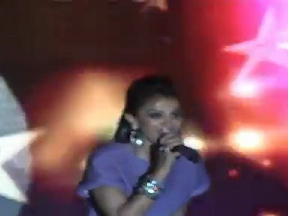 Mansi Scott Rocks The Stage.mp4