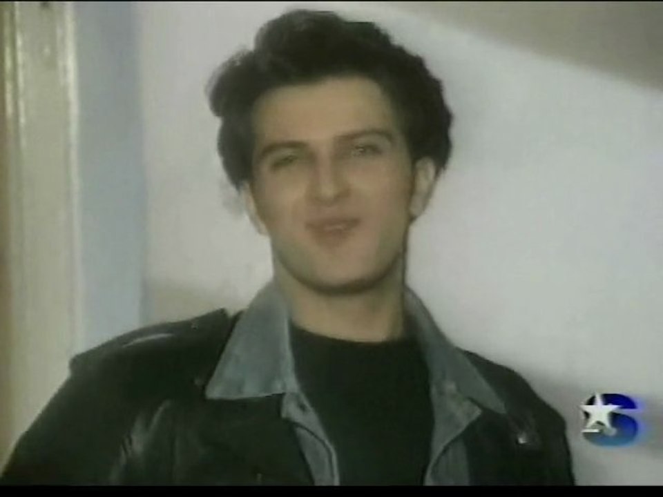 Tarkan - GELIPTE HALIMI GÖRDÜNMÜ video klip NOSTALJI interSTAR