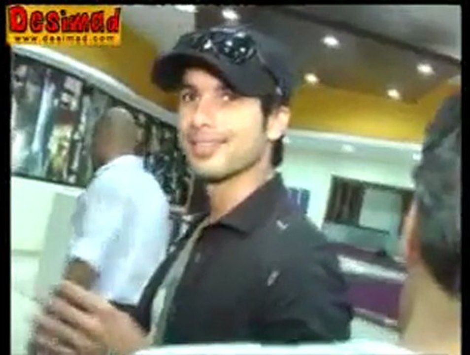 Censored lip lock - Shahid Kapoor Genelia Dsouza