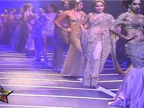 Hot & Sexy Babes On Ramp At HDIL