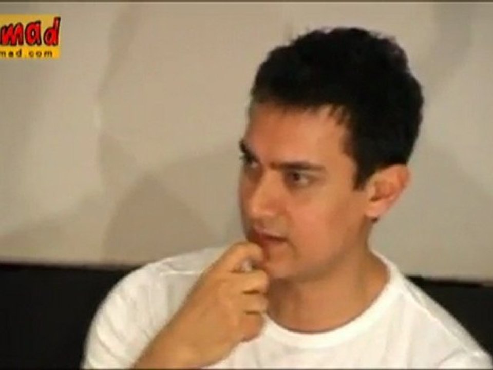 "Peepli Live" First Look unveiled by Aamir Khan