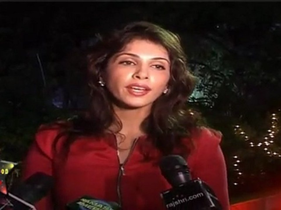 Sexy Eisha While Sweating