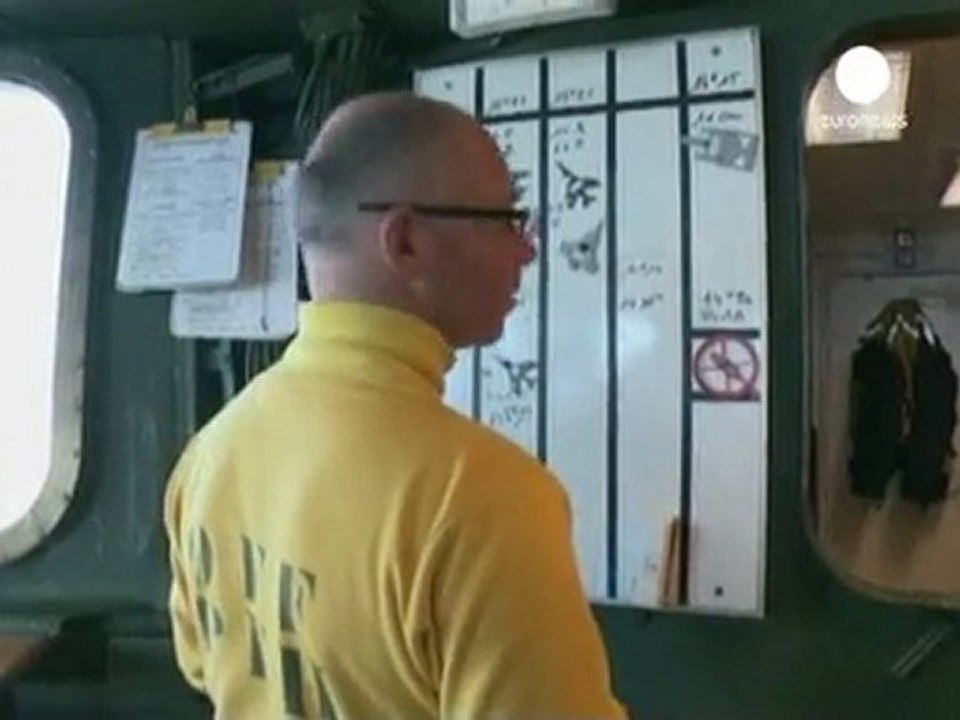 Western strikes boost rebels' bid to take key Libyan city