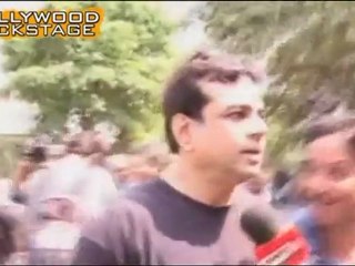 Ajay Devgan kicks Paresh Rawal!!