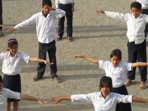 détente avec Sambath, classe A.F.S. 4/6