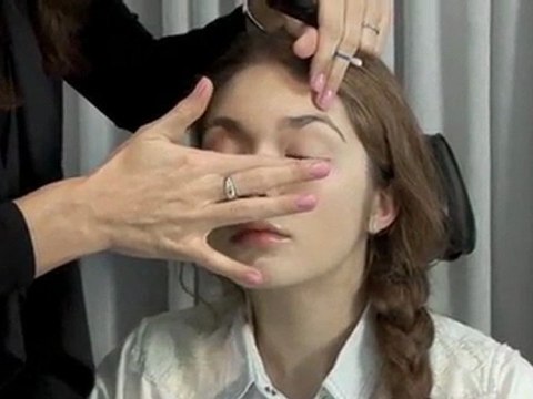 How To Curl Your Eyelashes Without An Eyelash Curler