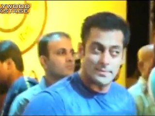 Salman Khan FINDS a New GIRLFRIEND !!!