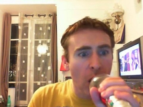 Wiwi égratigne testify