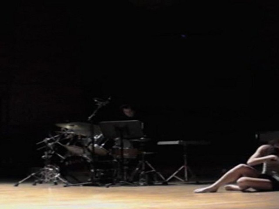 "DANSES SACRALES" pour violoncelle et percussions et danseuse (extrait)