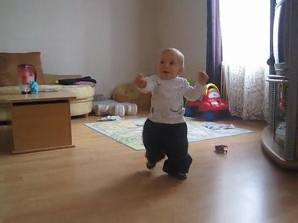 Mathias petit marcheur ...