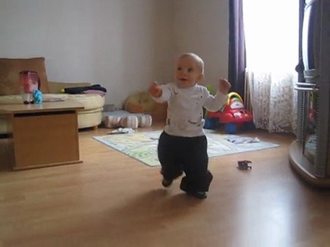 Mathias petit marcheur ...