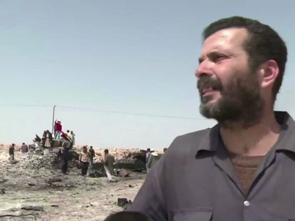 Rebels seize key Libyan town