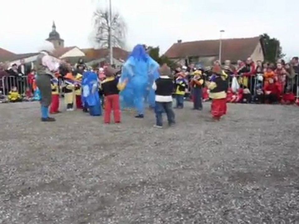 Danse du carnaval de Célian sur le thème de "Pinocchio"