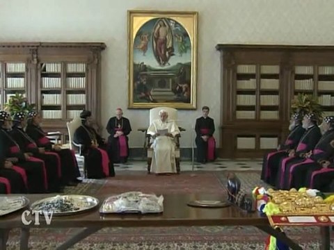 Benedict al XVI-lea: Aprofundaţi credinţa în India