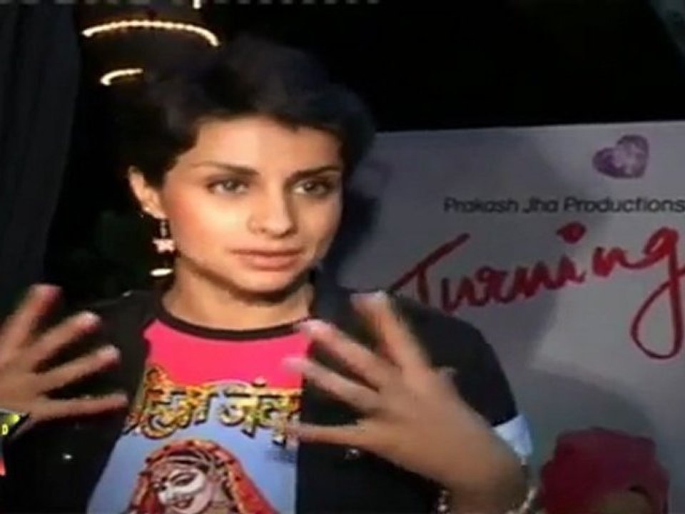 Sexy Gul Panag Promotes "Turning 30" With Twitter