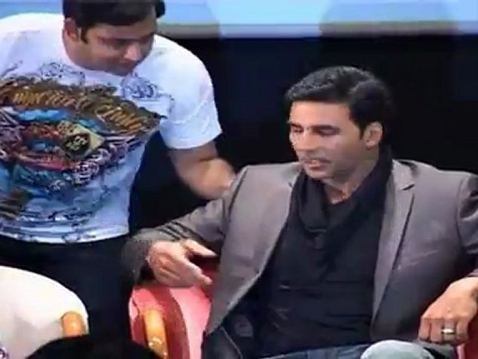 Very Hot Anushka Sharma & Akshay At Patiyala House Music Launch