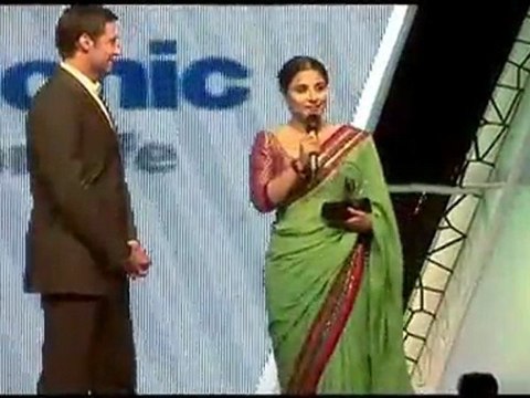 Shahrukh Khan and Hugh Jackman at FICCI Frames 2011 Excellence Awards