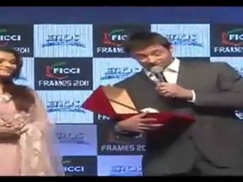 Shahrukh Khan and Hugh Jackman at FICCI Frames 2011
